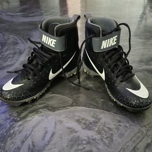 Nike ankle high cleats